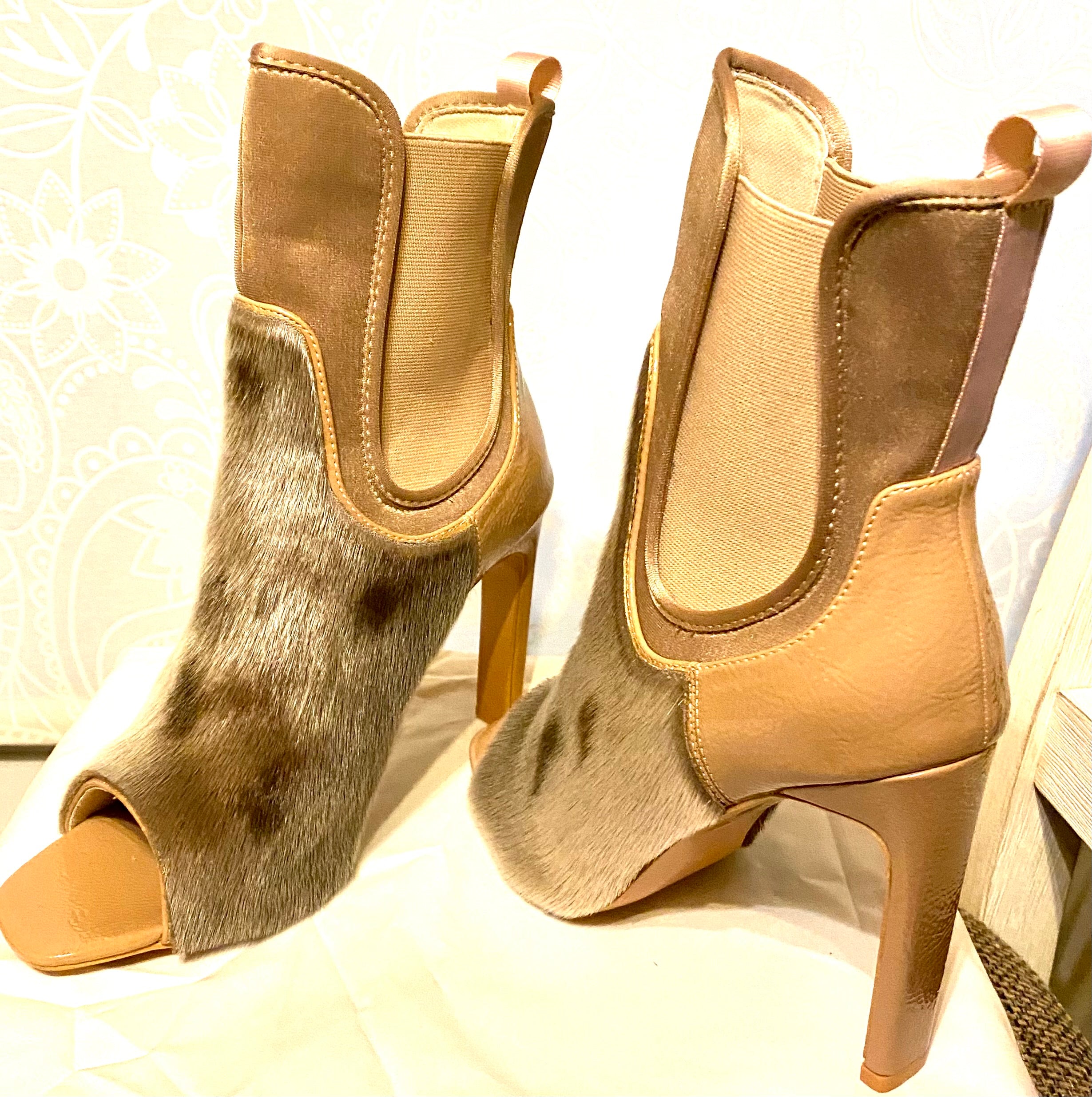 Ladies Size 9/10 Beige Peep-toes Boots in Natural Harp Seal Fur