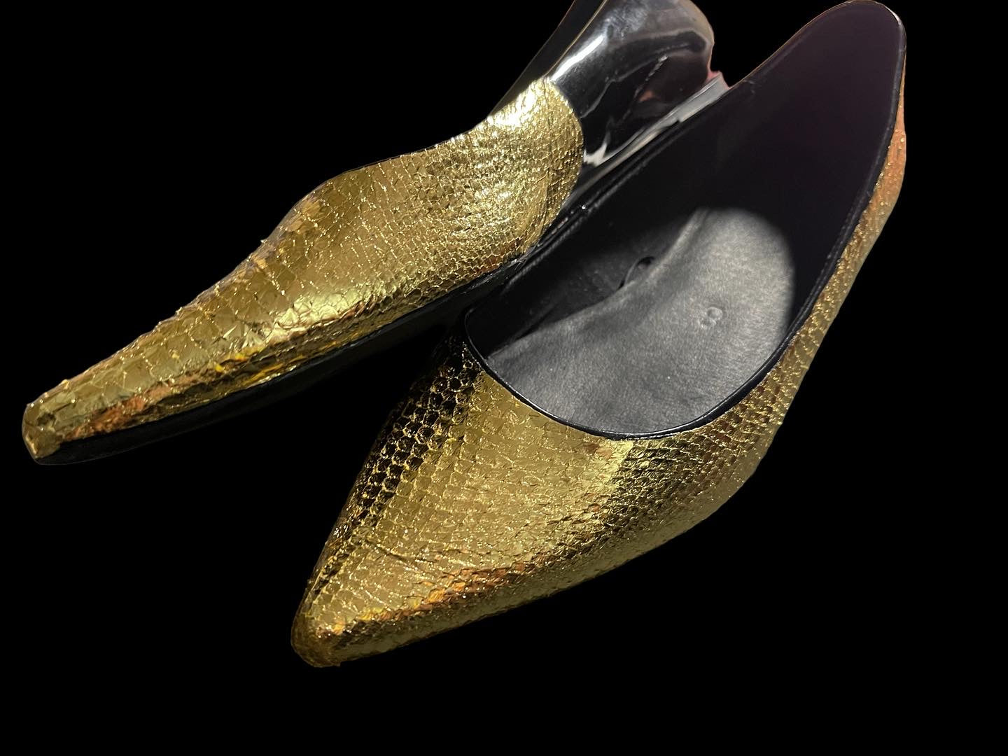 Fish Skin Leather Shoes in Gold Size