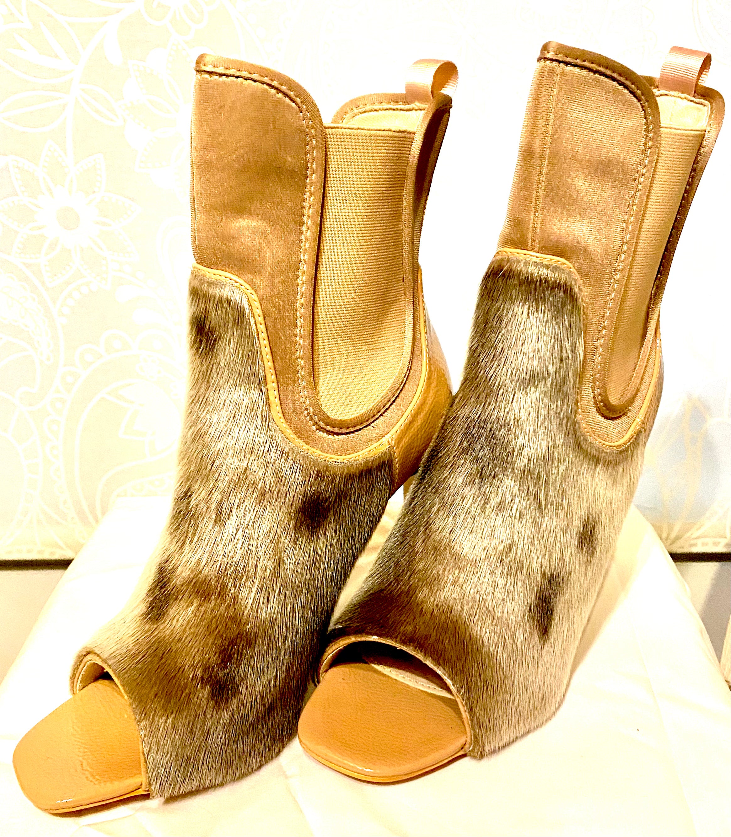 Ladies Size 9/10 Beige Peep-toes Boots in Natural Harp Seal Fur